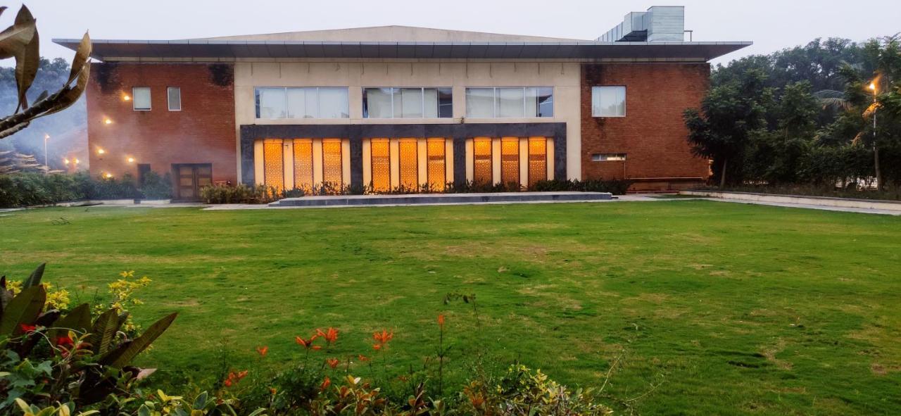 Manjeera Sarovar Premiere Hotell Rājahmundry Eksteriør bilde