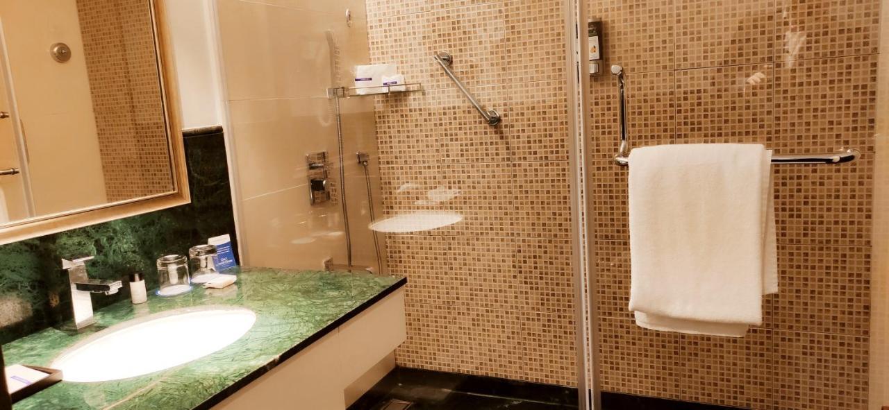 Manjeera Sarovar Premiere Hotell Rājahmundry Eksteriør bilde