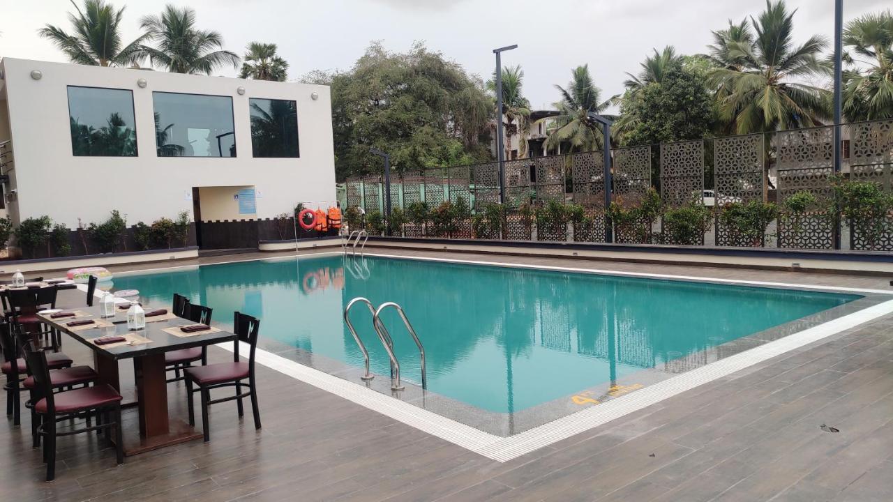 Manjeera Sarovar Premiere Hotell Rājahmundry Eksteriør bilde